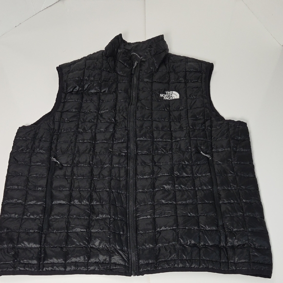 The North Face Men's Thermoball Black Puffer Vest Stowaway
